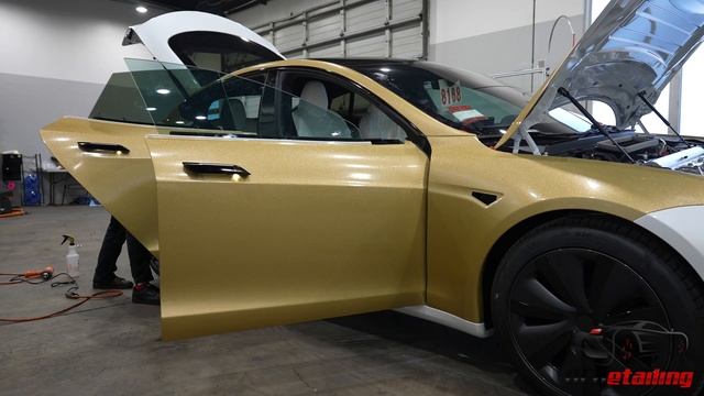 2022 Tesla Model S - Hexis Gloss Zeus Gold Fine Glitter Vinyl Wrap смотреть онлайн