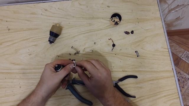 Пробка-автомат ( разбор на электрокомпоненты и металлы ) смотреть онлайн