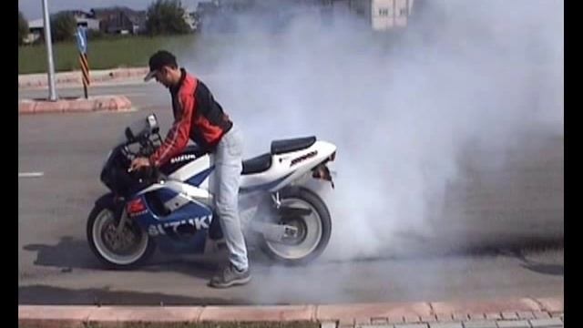 Suzuki Srad GSX600R Burnout By HackO www.tuningturk.net смотреть онлайн