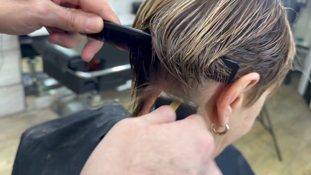 Популярная короткая стрижка 💇🏼♀️ смотреть онлайн
