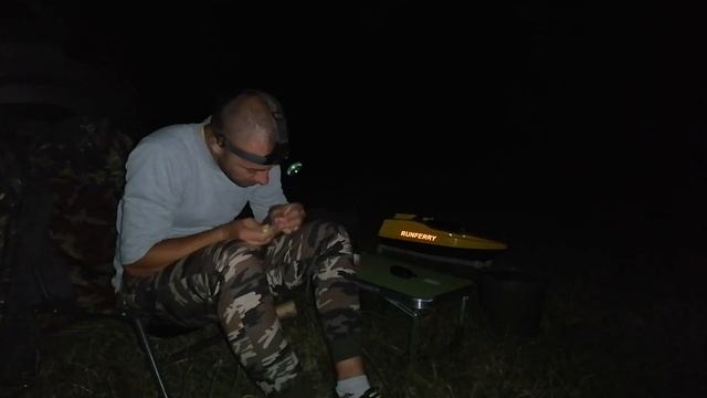 Ловля трофейного карпа! Как ловить крупного карпа на попапы и бойлы! Ловля ночного монстра летом! смотреть онлайн