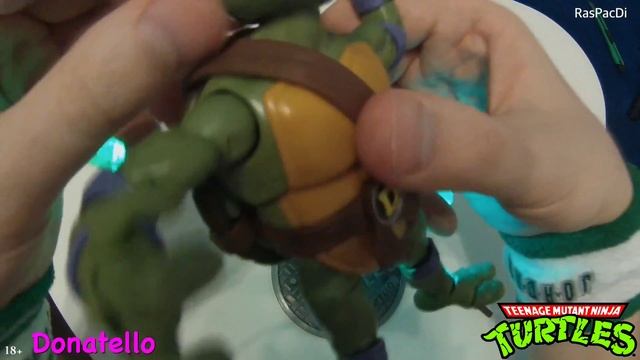 Распаковка фигурки Donatello из Черепашек Ниндзя