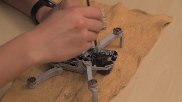 Reviving DJI Mini 2 After Water Crash: Disassembly and Cleaning After 4 Months смотреть онлайн
