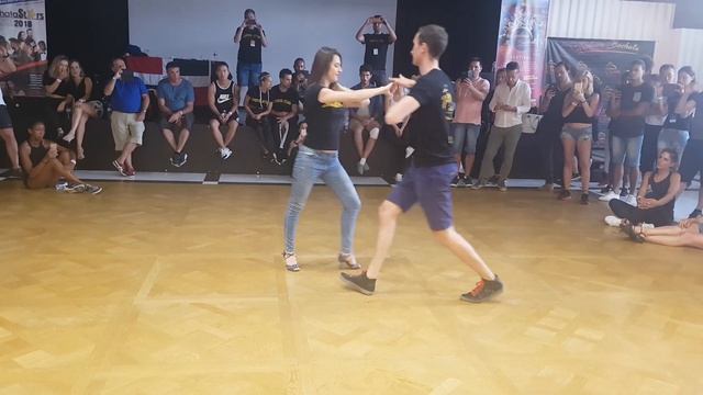 Ludovic & Elsa - Bachata sensual смотреть онлайн