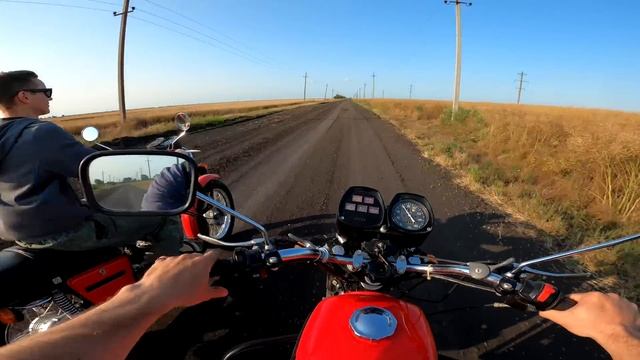 ИЖ ПЛАНЕТА 5 и ИЖ ЮПИТЕР 5 - БИТВА и ЧУМОВАЯ ПОКАТУШКА на ДВУХ ЛЕГЕНДАХ! смотреть онлайн