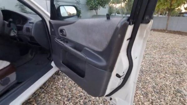 Mazda Familia 2000 1.5 AT