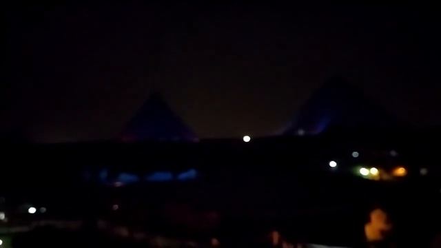 Свето-музыкальное шоу на пирамидах Египта! смотреть онлайн