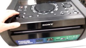 Музыкальный центр Sony SHAKE-X30D. Большой и светится.