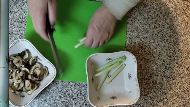 Приготовила КУРИНУЮ ГРУДКУ с ГРИБАМИ по рецепту мамы?? смотреть онлайн