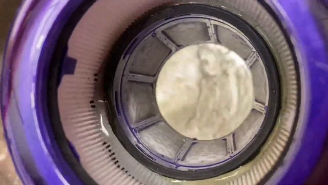 Dyson V11 – How to clean the filter смотреть онлайн
