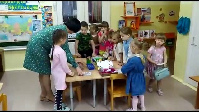 Клубный час -Познавайка.avi смотреть онлайн