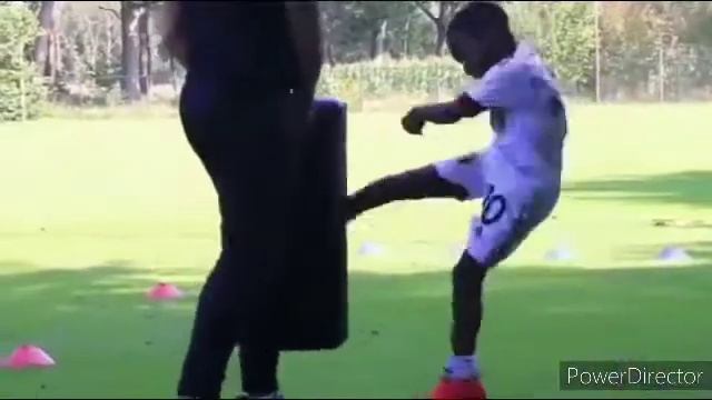 TANZANIAN WONDER-KID AMAZING SKILLS ?? (AJAX ACADEMY) #barkaseif #samatta #tanzania смотреть онлайн