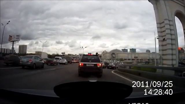 ДПС сопровождают Bentley смотреть онлайн