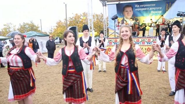 Народный танцевальный ансамбль с Утканосовка смотреть онлайн