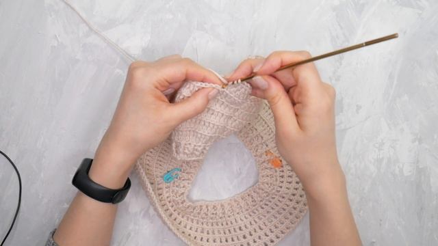 ПОТРЯСАЮЩИЙ СВИТЕР КРЮЧКОМ. Бесплатный МК + описание свитера. Мастер класс. Вязание крючком смотреть онлайн