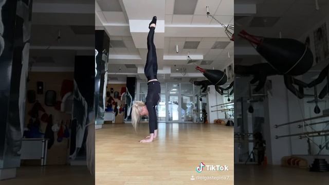 Стойка на руках ??Иллюзия ? смотреть онлайн
