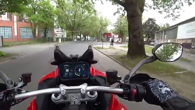 Тестирую Ducati Multistrada V4S, а @golosbezdoka покупает Хонду смотреть онлайн