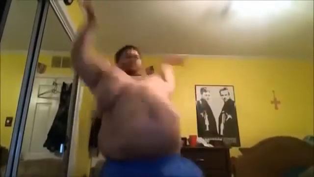 Толстяк танцует смотреть онлайн