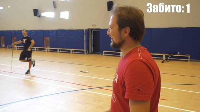 БУЛЛИТЫ против ВРАТАРЯ СБОРНОЙ по флорболу. Безумный хоккей. смотреть онлайн