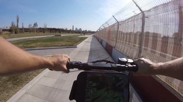 58. Катаюсь на электросамокате по парку Тюфелева роща. Speedway Mini 4 смотреть онлайн