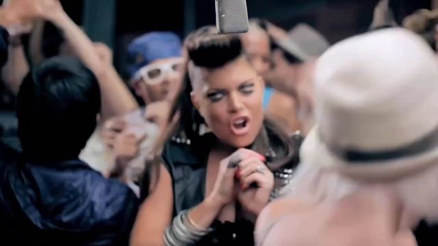 David Guetta & Chris Willis Feat. Fergie & LMFAO - Gettin' Over You (Ai HD) смотреть онлайн