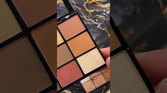 MAKEUP REVOLUTION Подарочный набор косметики для глаз и лица, 2 палетки RELOADED EYE & FACE PALETTE смотреть онлайн