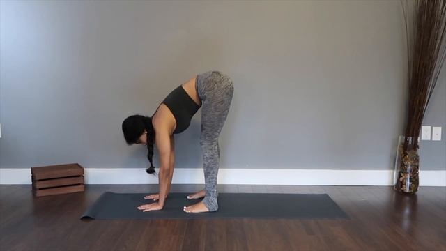YOGA DURING PERIODS | Gentle Yoga Flow For Period Relief смотреть онлайн