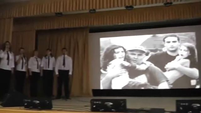 Жизнь прекрасный миг исполняет вокальный авнсамбль Аверинского дома культуры Вокстайл смотреть онлайн