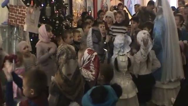 Детские игры на празднике Рождества во Всехсвятском храме 2014. смотреть онлайн
