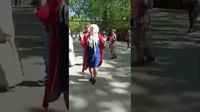 Подруга София тебе здоровья и больше танцев.Да благослови вас всех. смотреть онлайн
