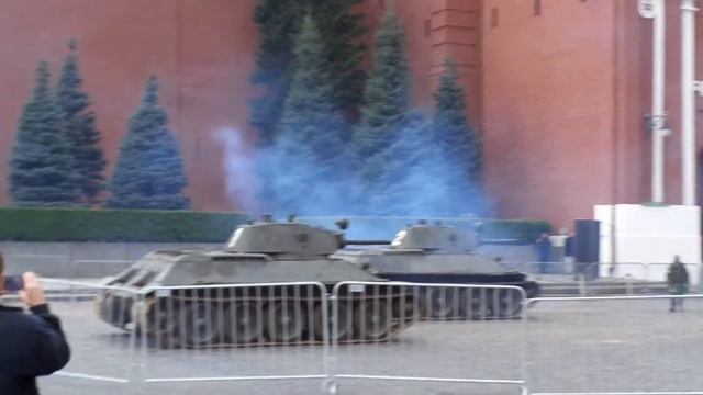 Танки Т-34 на съёмках фильма «Увидеть Сталина» смотреть онлайн