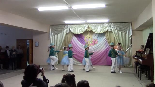 Концерт 8 марта, ДШИ "Гармония", коллектив "Улыбка" -"Веселая прогулка" смотреть онлайн