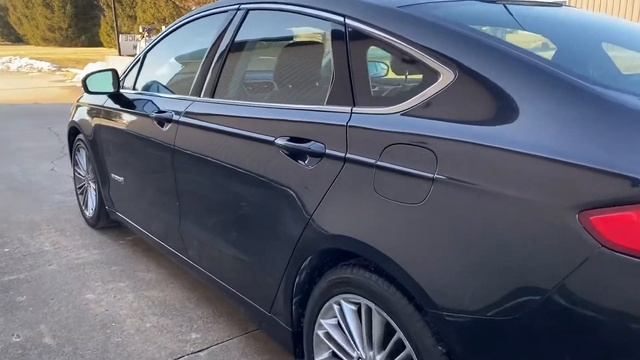 2013 Ford Fusion Hybrid смотреть онлайн