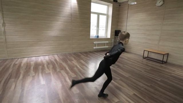 Романовский Феликс - "Полька". Студия Ксении Хохловой смотреть онлайн