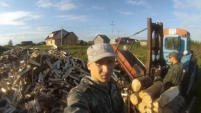 Сколько ДРОВ можно ПОКОЛОТЬ за ДЕНЬ? Замер РАСХОДА СОЛЯРКИ Т-40. смотреть онлайн