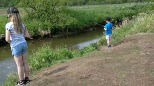 Летняя рыбалка с детьми