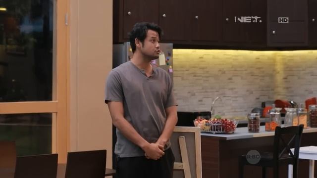 Deva Mahenra dan Chelsea Islan Tetangga Masa Gitu смотреть онлайн