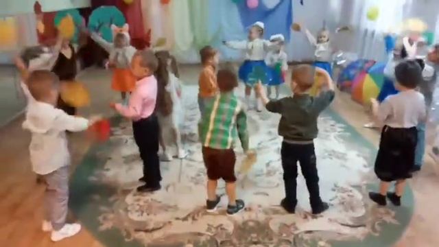 Танец с листиками средняя группа смотреть онлайн