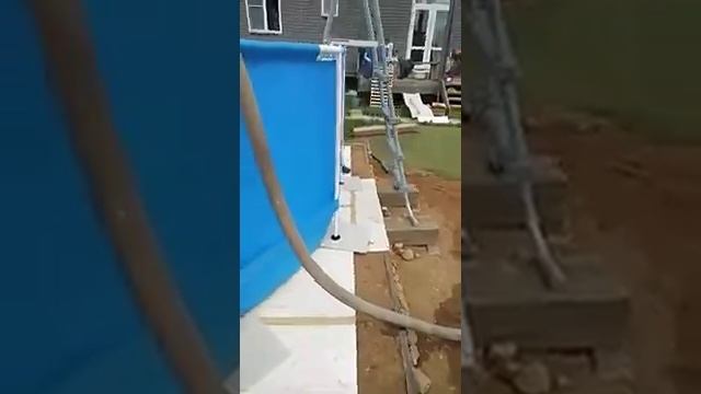 Процесс доставки воды в бассейн смотреть онлайн