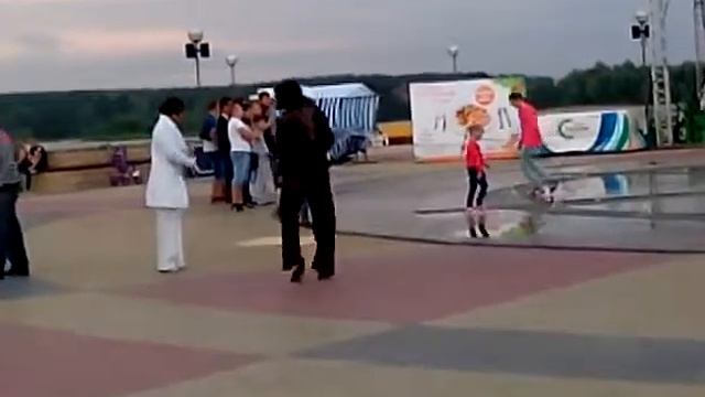 Зажигательные танцы))) Спутник/Сабантуй 2016 смотреть онлайн