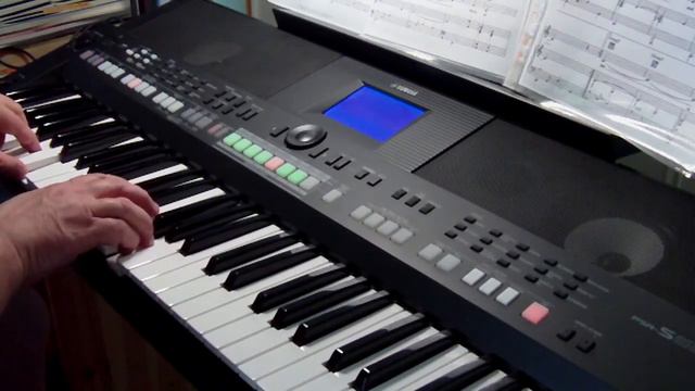 Moon River   PSR S650