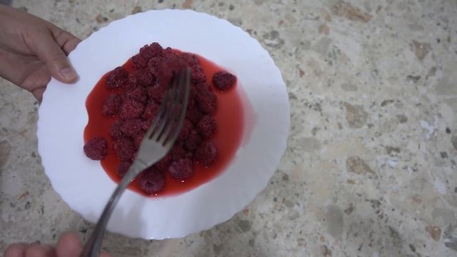 Малина зимой. Замораживаем малину. смотреть онлайн