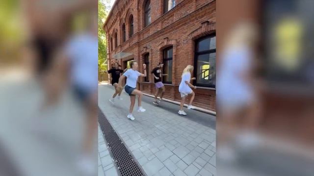 Alexandra Stan - Mr. Saxobeat