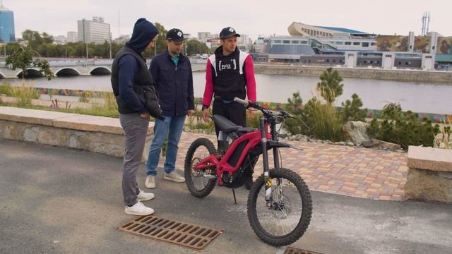 Электропитбайк Surron light bee | Для города или бездорожья? Обзор и отзыв. смотреть онлайн