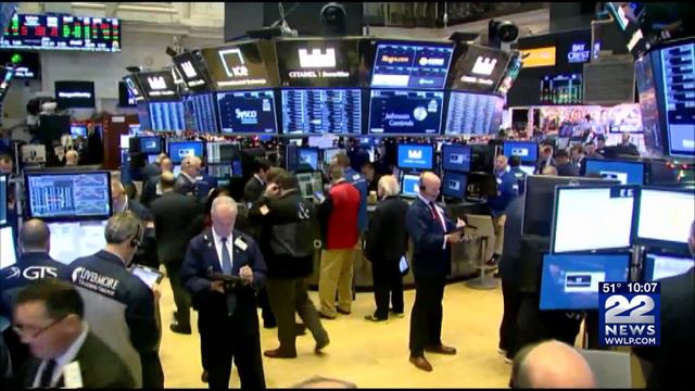 Stocks pull back on Wall Street as inflation concerns grow смотреть онлайн