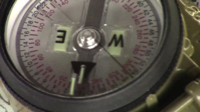 How To Use A Lensatic Compass For Beginners - Cammenga 3H смотреть онлайн