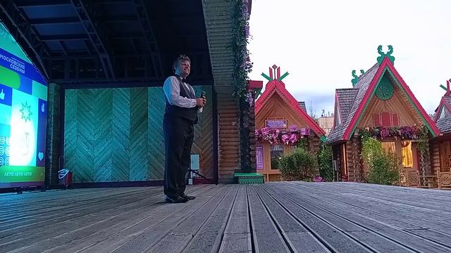 Выступление Владимира Александрова на метро Алма-Атинская смотреть онлайн