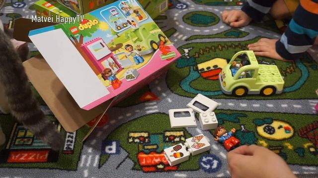 Лего Фургон мороженного! ЛЕГО Дупло играем! Распаковка игрушек! LEGO Duplo смотреть онлайн