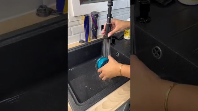 Как очистить пылесос от Дайсон (Nettoyage de mon aspirateur Dyson) смотреть онлайн