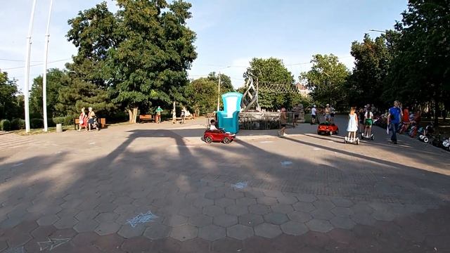 Черноморск 2021. Молодёжный парк. Аттракционы. Пляжи Черноморска. Приморская лестница. смотреть онлайн